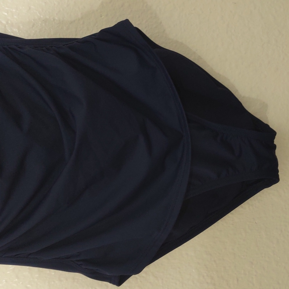 SLIGHTLY USED TOMMY BAHAMA HALTER ONE PIECE SWIMSUIT SIZE 10 SLIMMING RUCHED - Picture 4 of 15